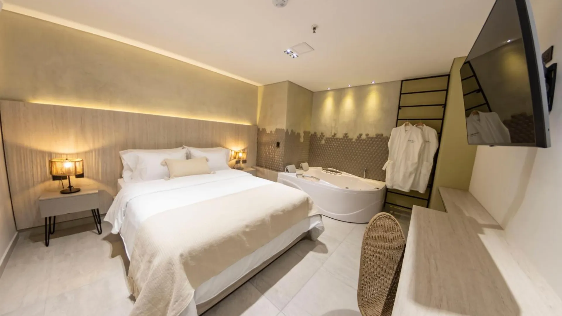 Sonata 44 Hotel Laureles Medellin Colombia