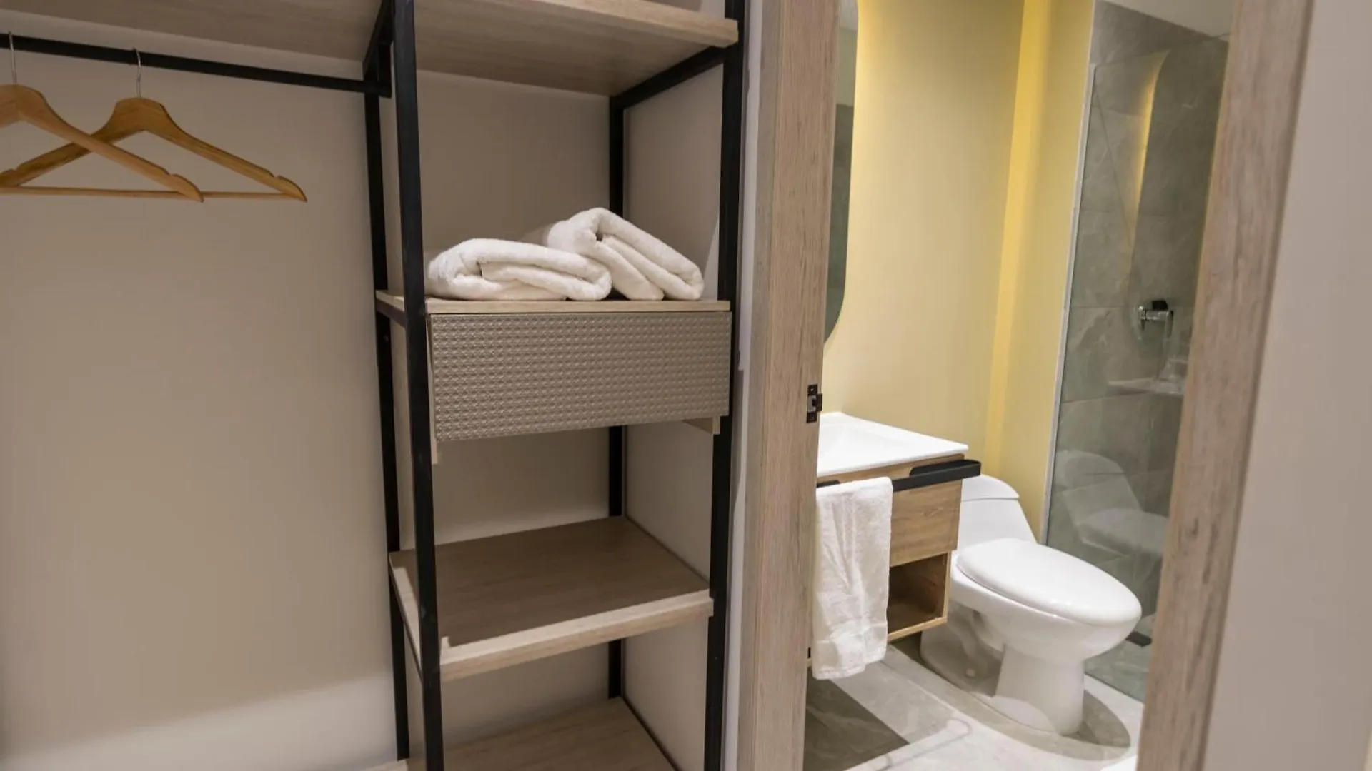 Sonata 44 Hotel Laureles Медельин