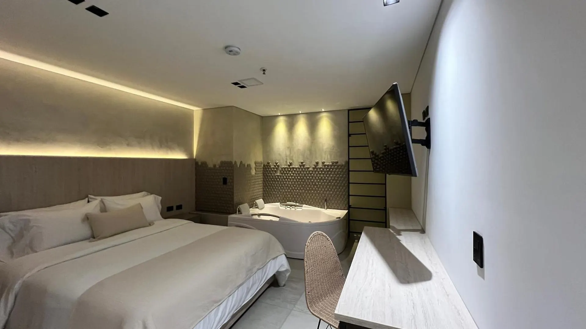 Sonata 44 Hotel Laureles Medellín Colombia